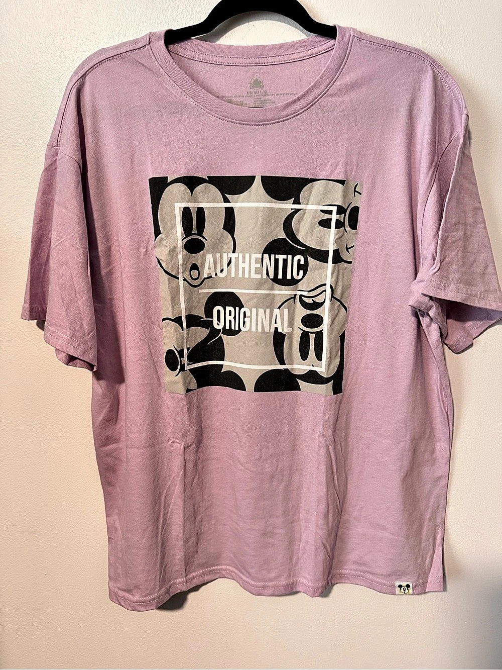 Disney Abstract Graphic Short Sleeve Tee size large